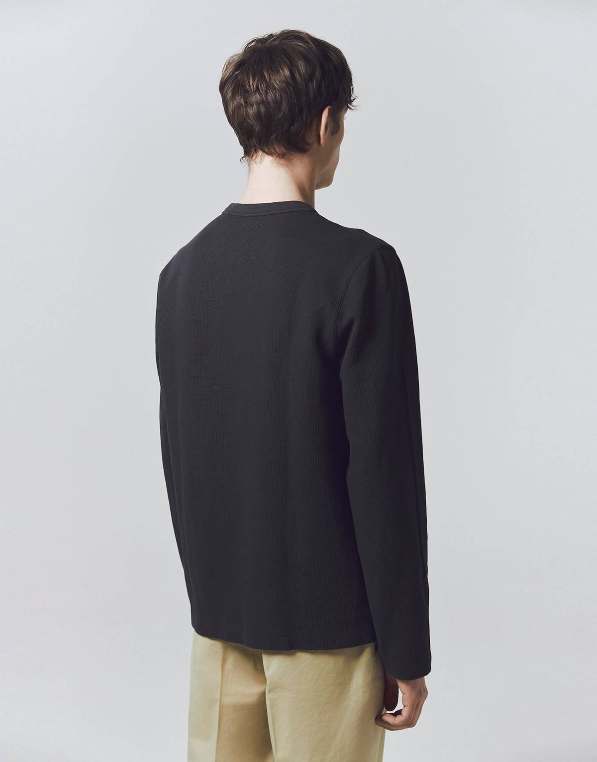 컨셉원(CONCEPTS1ONE) 텍스쳐드 헨리넥 긴팔티 10025504/025504 [2color]
