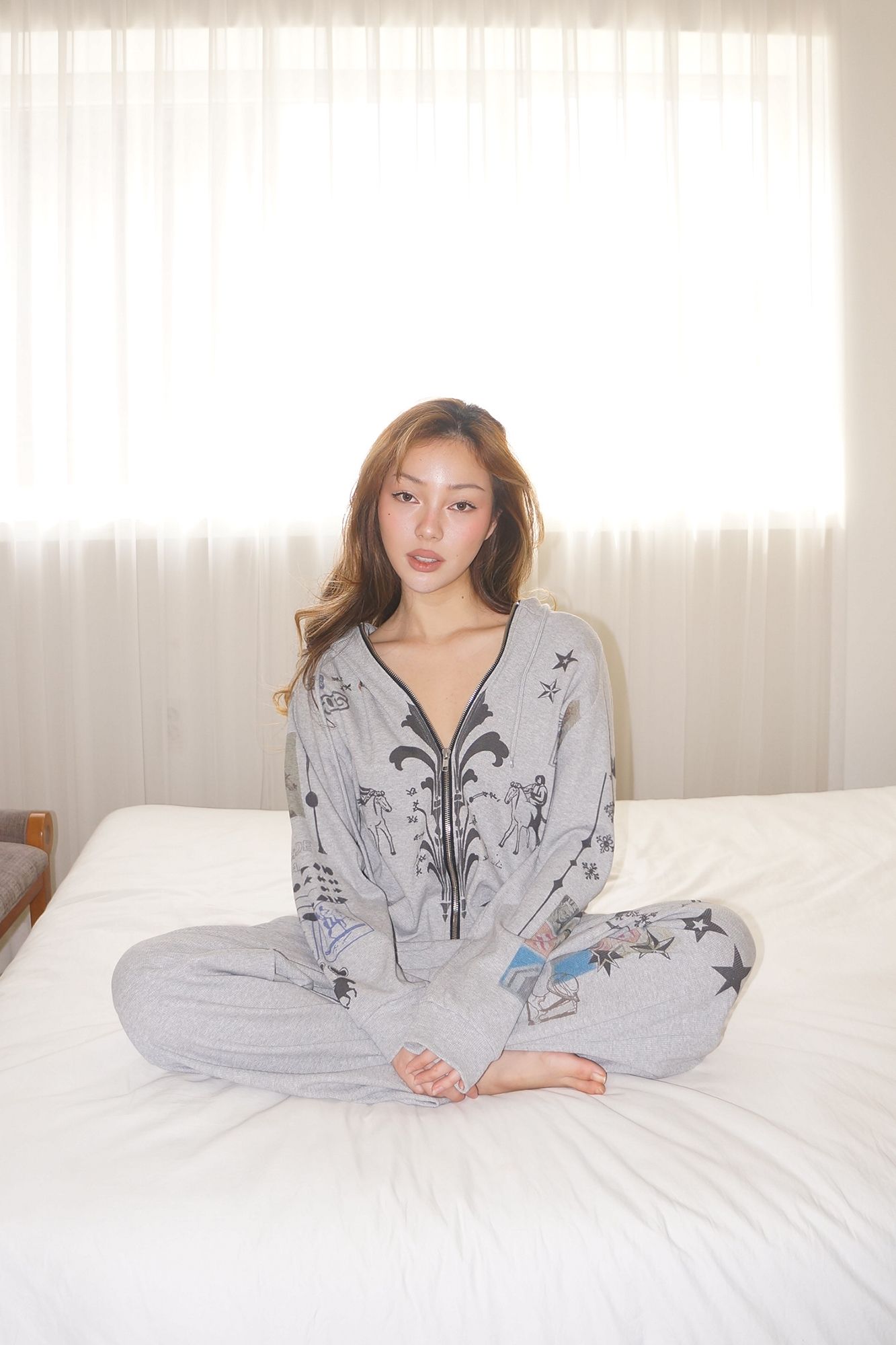 【韓国 toomuchtax】PRINTED WAFFLE ZIP-UP HOODIE MUSINSA | TOOMUCHTAX PRINTED WAFFLE ZIP-UP HOODIE (GREY)