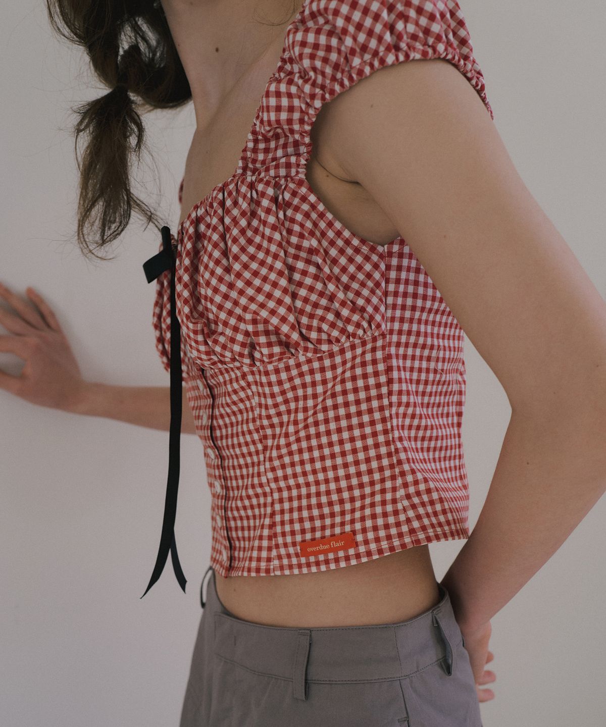 오버듀플레어(OVERDUEFLAIR) RIBBON HEART NECK VOLUME BLOUSE_RED CHECK