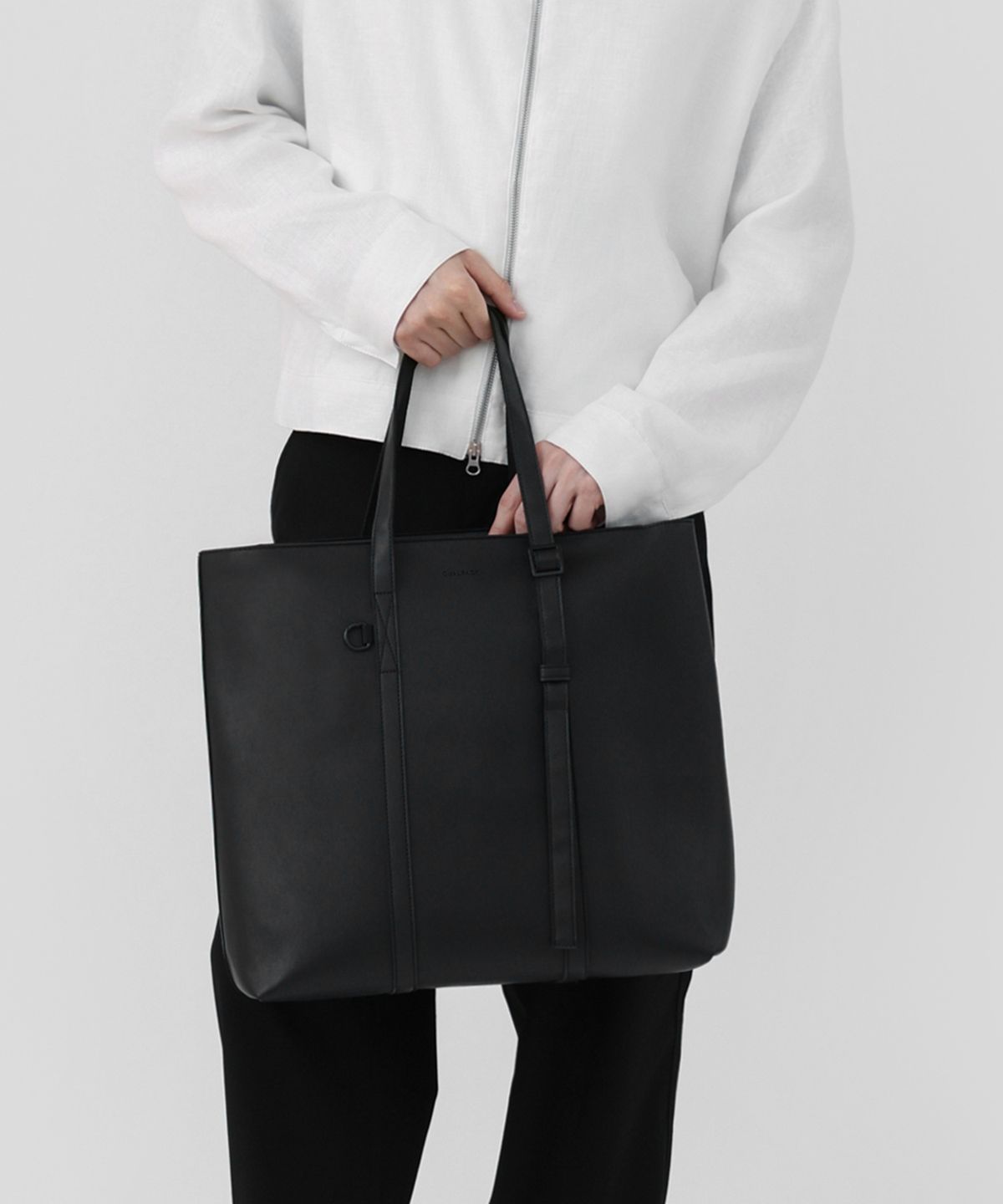 퀄팩(QUALPACK) 에센셜 토트백 303 블랙