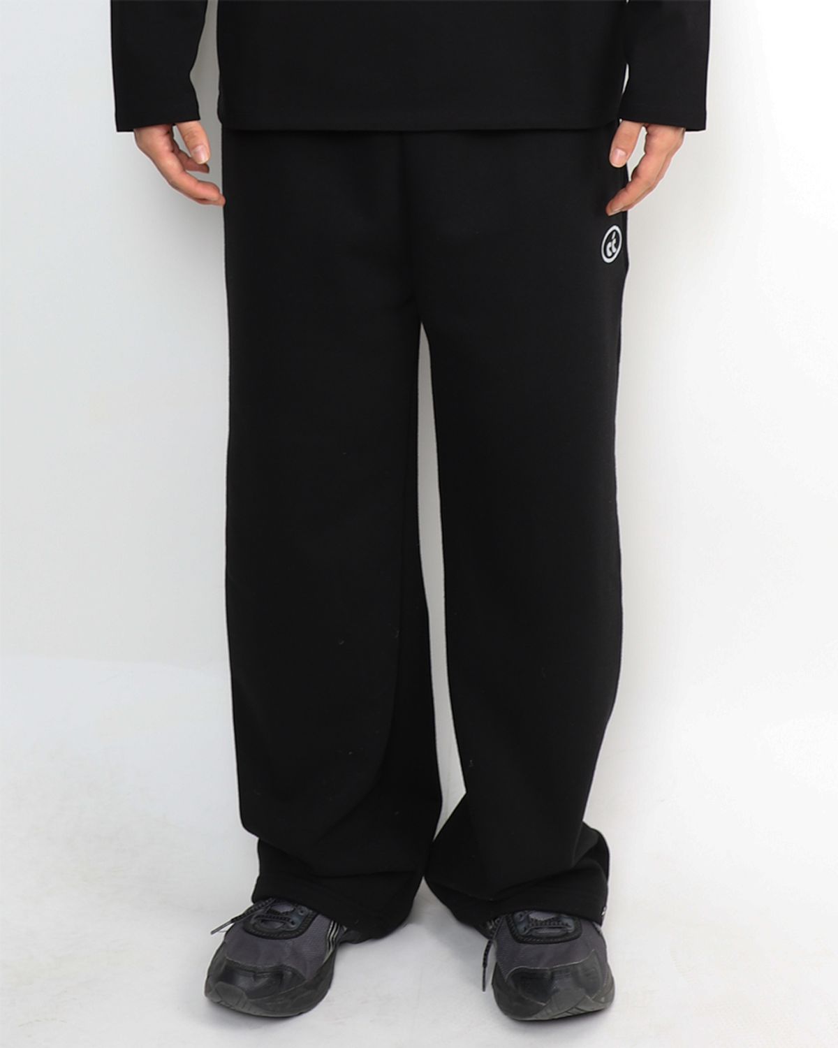도톤(DOTON) 3M 빛 반사 포인트 로고 스웻 팬츠(Black)