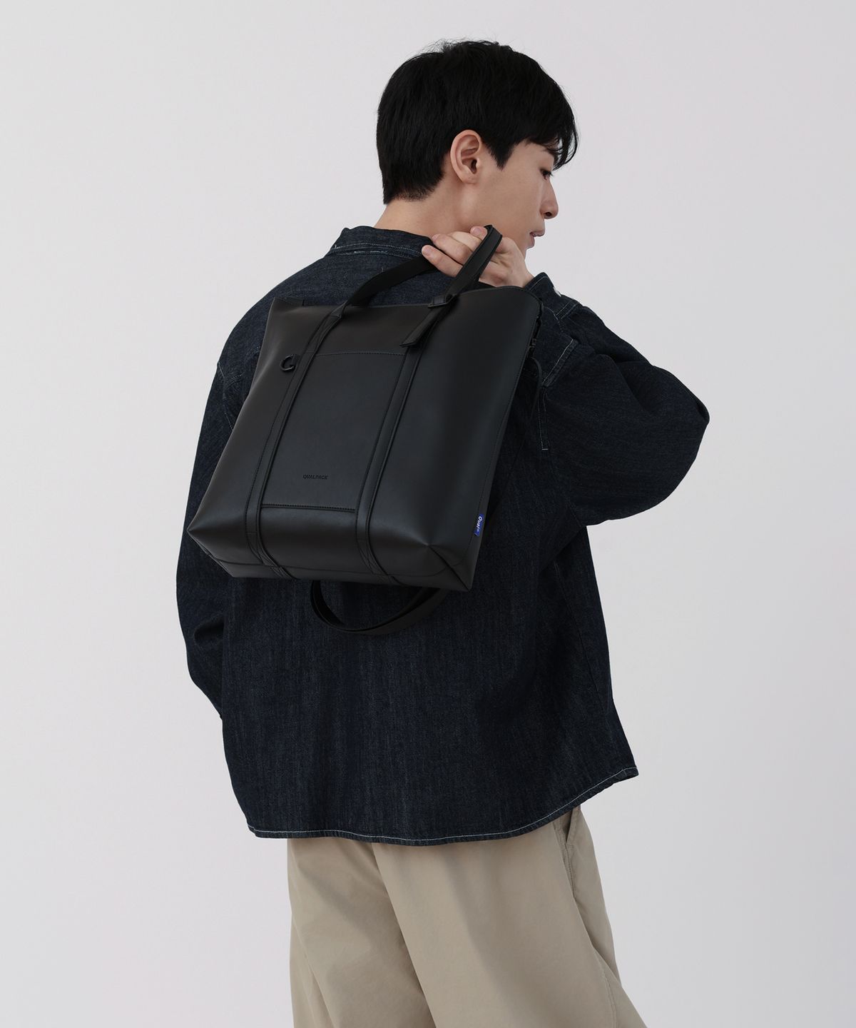 퀄팩(QUALPACK) 에센셜 토트백 304 블랙
