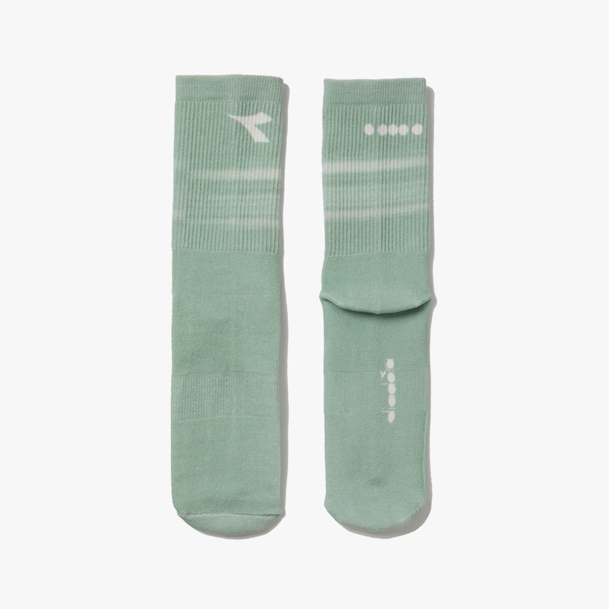 디아도라(diadora) 러닝 타이다이 삭스 MINT