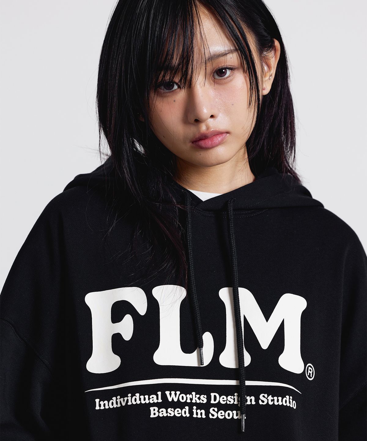 필루미네이트(FILLUMINATE) FLM 빅 로고 후디-블랙