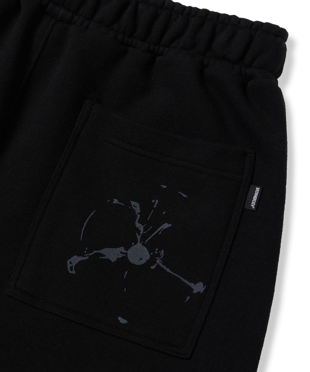 브라운브레스(BROWNBREATH) GRAPHICS SWEAT PANTS - BLACK