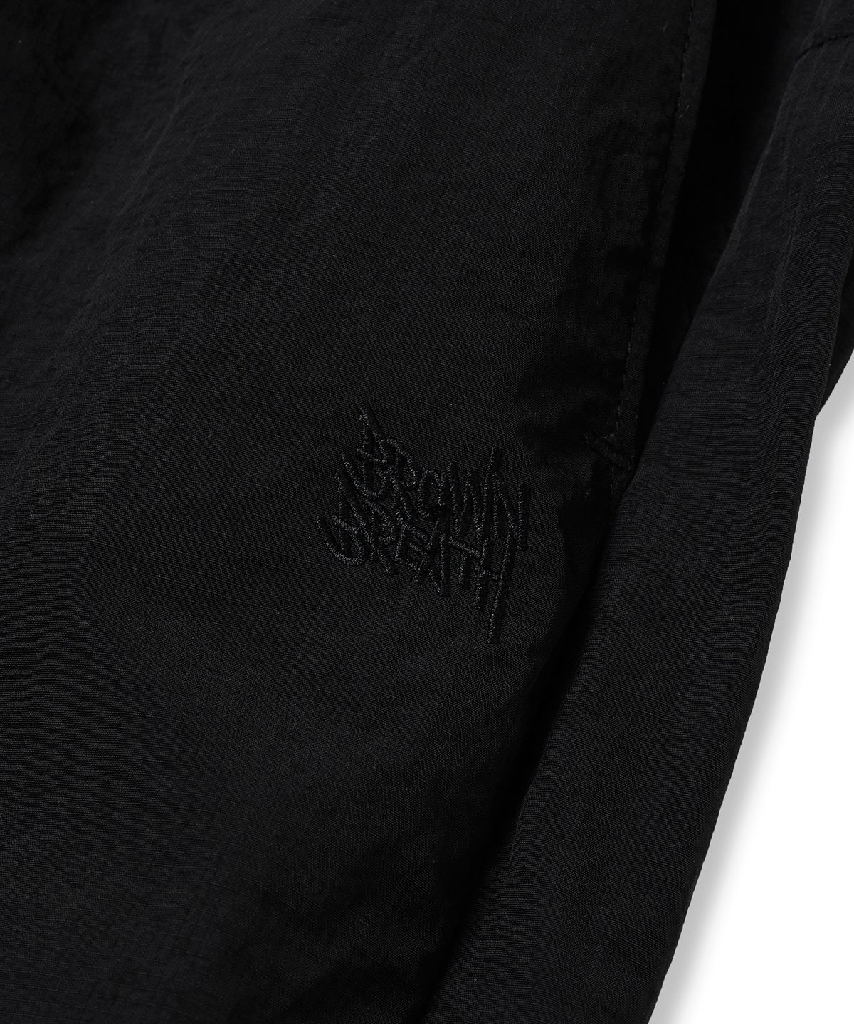 브라운브레스(BROWNBREATH) TAG NYLON SHIRRING PANTS - BLACK