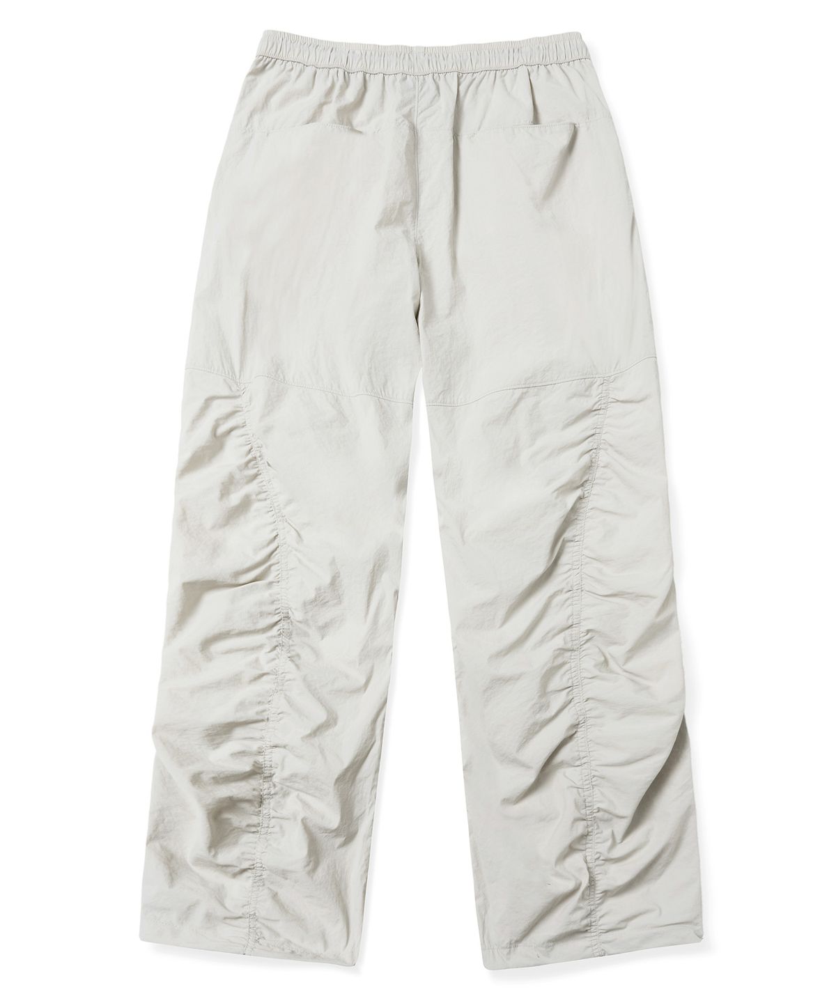 브라운브레스(BROWNBREATH) TAG NYLON SHIRRING PANTS - BEIGE