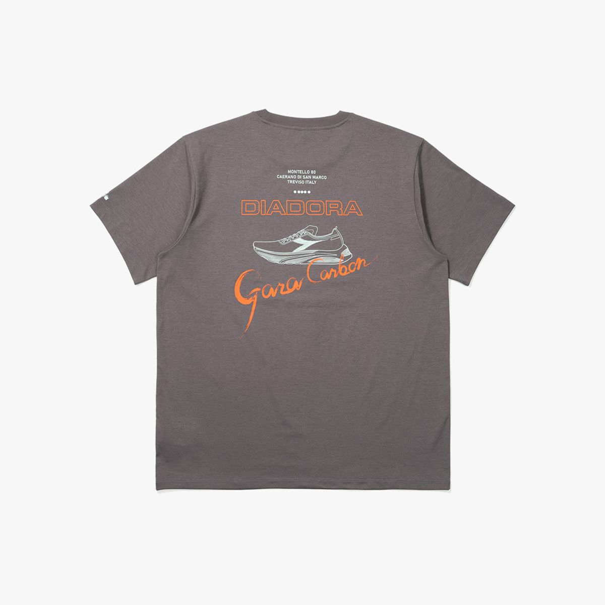 디아도라(diadora) 가라카본 그래픽 반팔 티셔츠 GREY