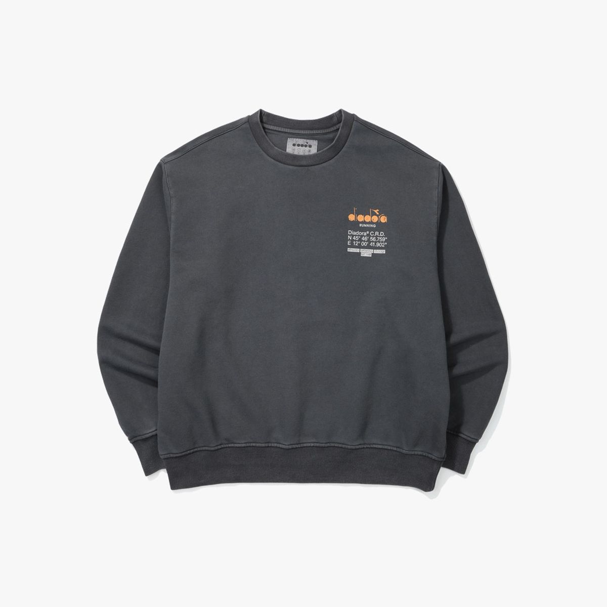 디아도라(diadora) 가먼트다잉 맨투맨 GREY