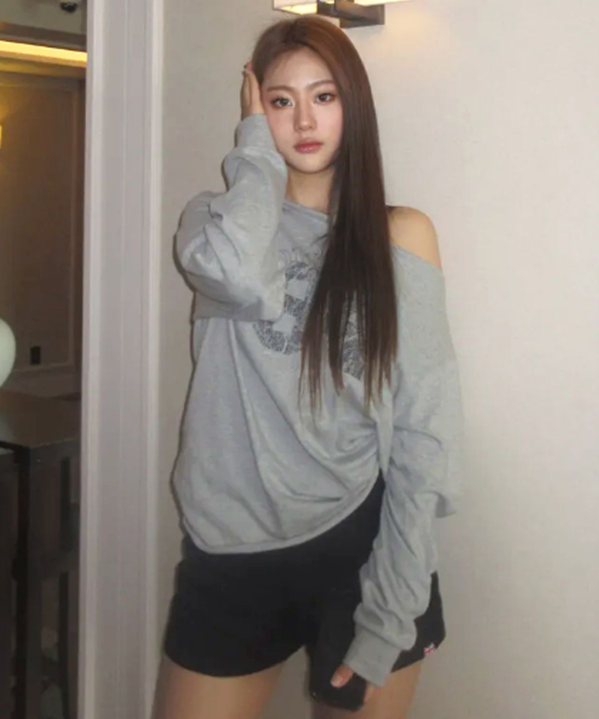 칙스(CHICKS) 노팅힐 페미닌 원숄더 롱 슬리브 멜란지