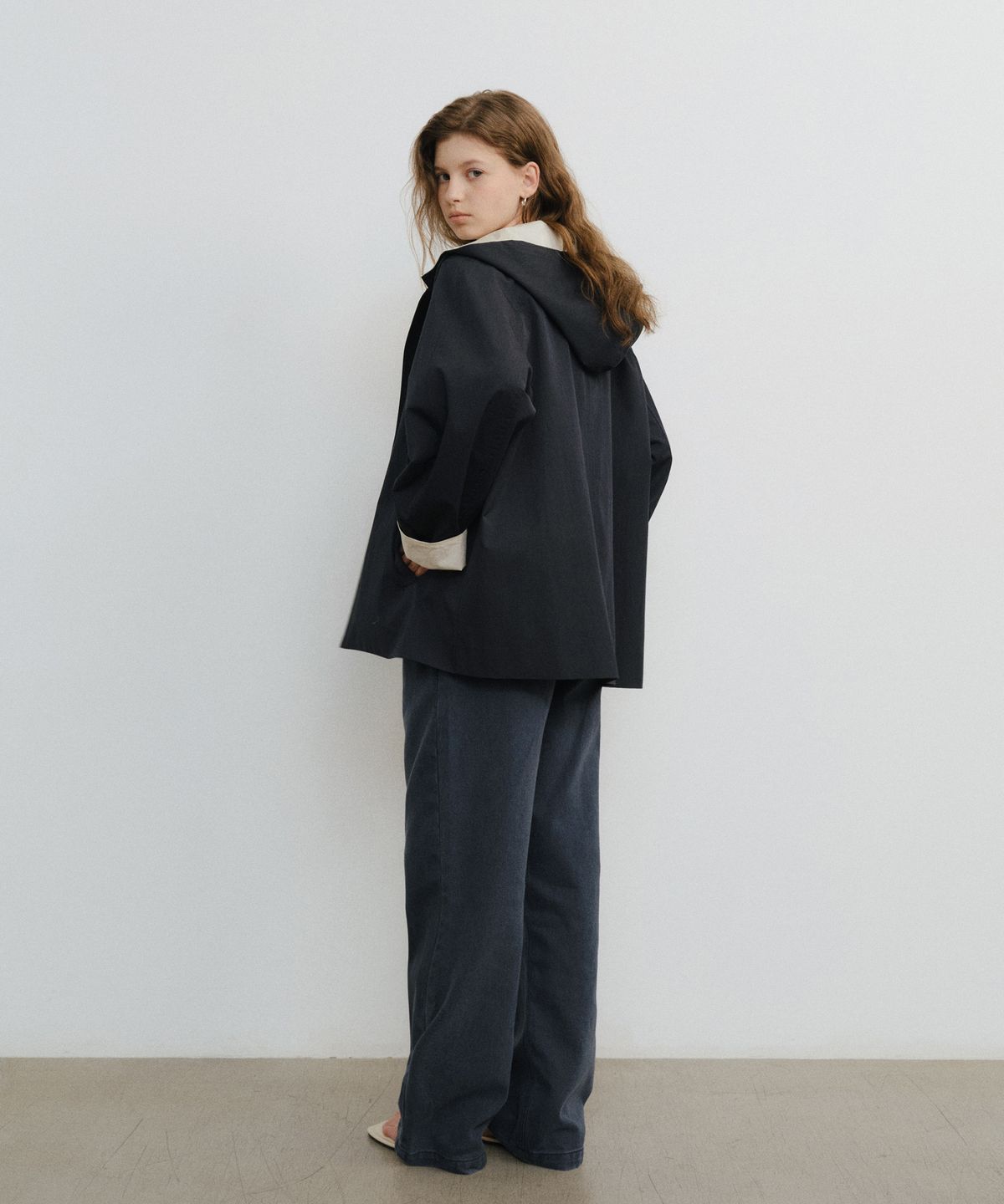 유라고(URAGO) River hooded half jumper