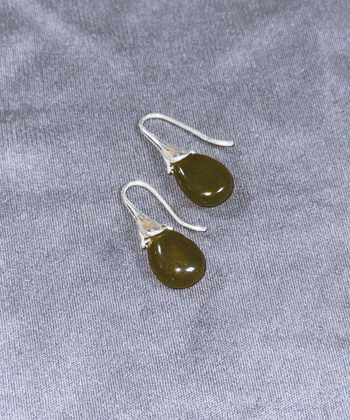 마르타(MARTA) 925 silver. Pebble earring_Olive