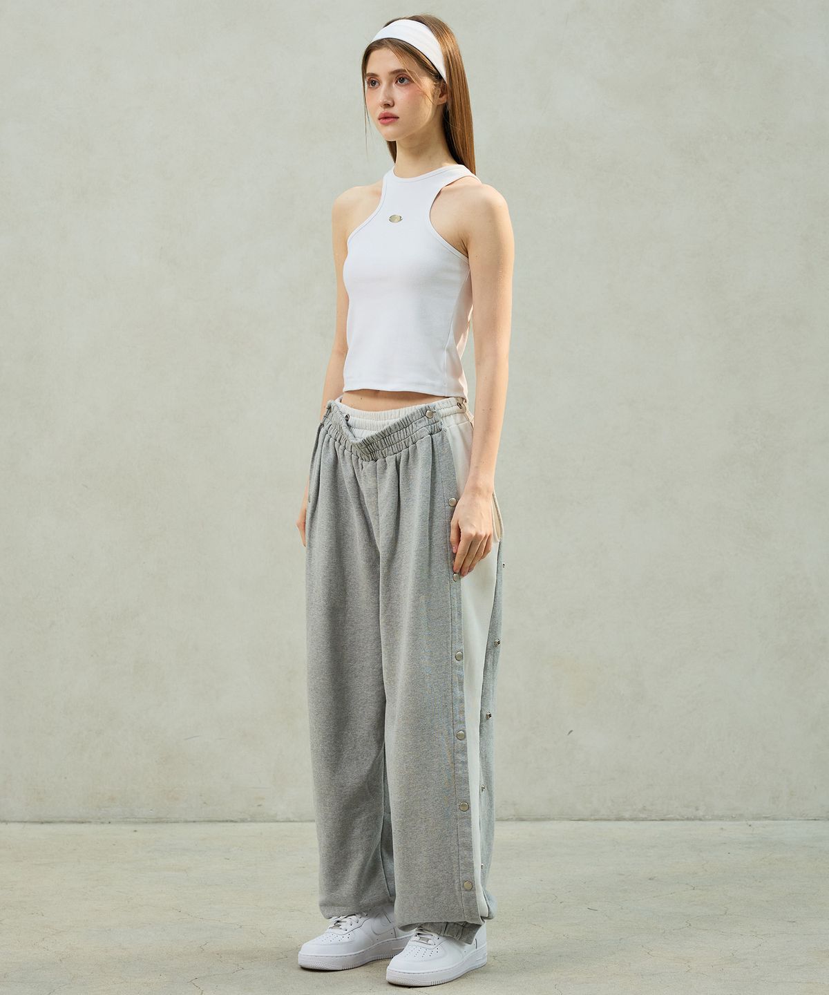 아리킴(ARIKIM) POPPY SLEEVELESS TOP / WHITE