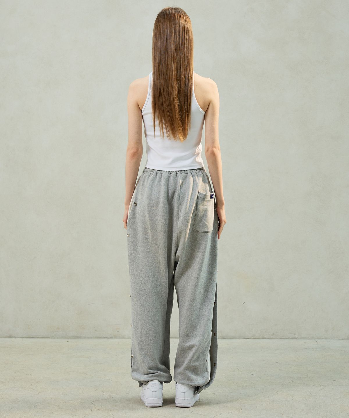 아리킴(ARIKIM) POPPY SLEEVELESS TOP / WHITE