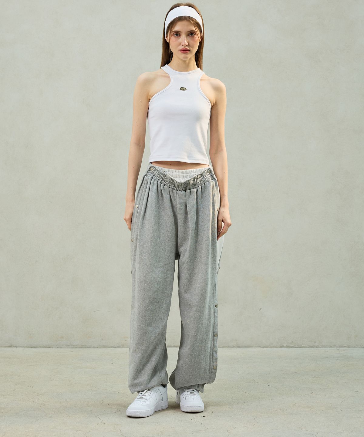 아리킴(ARIKIM) POPPY SLEEVELESS TOP / WHITE