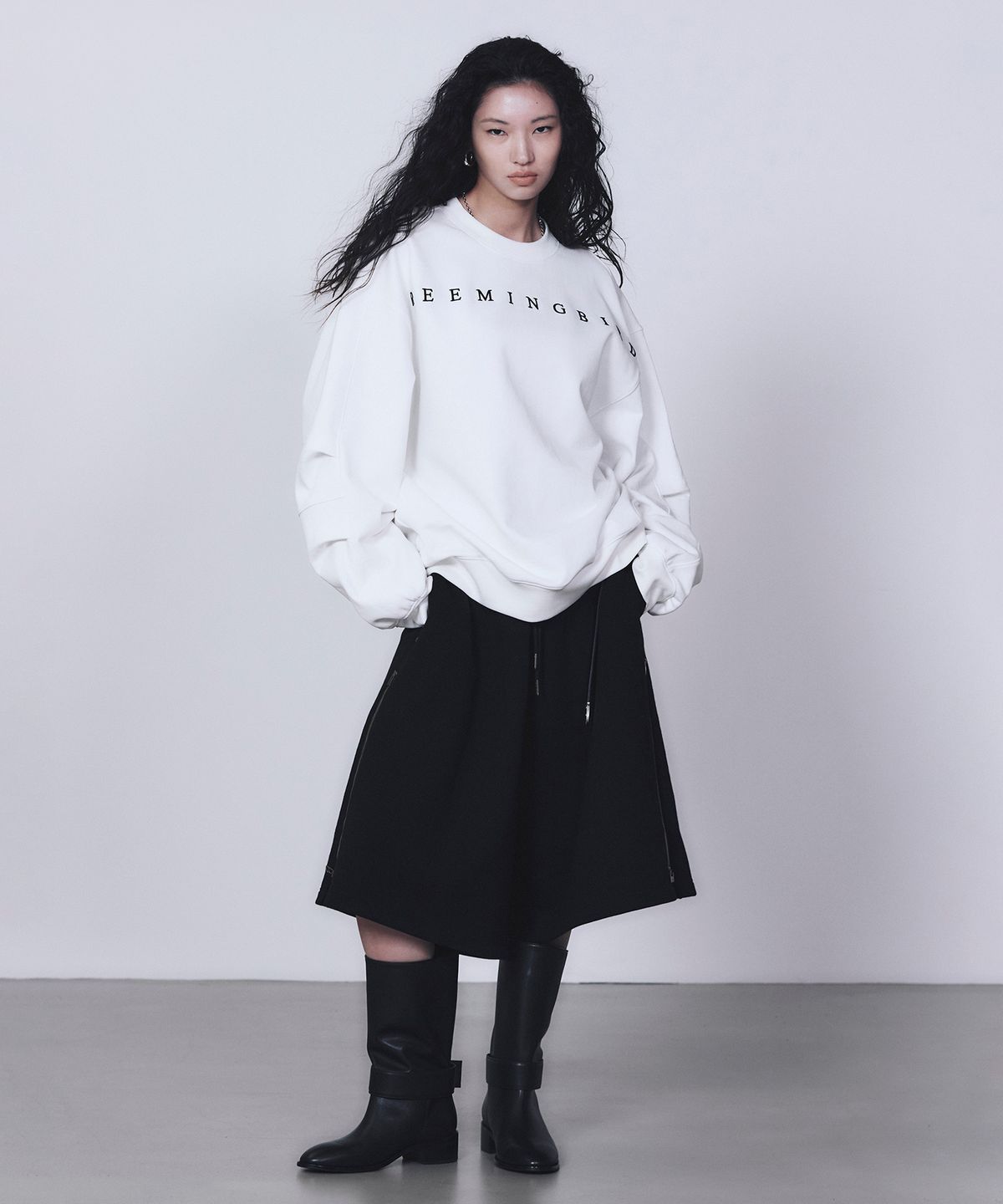 트리밍버드(TREEMINGBIRD) Horizon Logo Sweat Shirt [ White ]