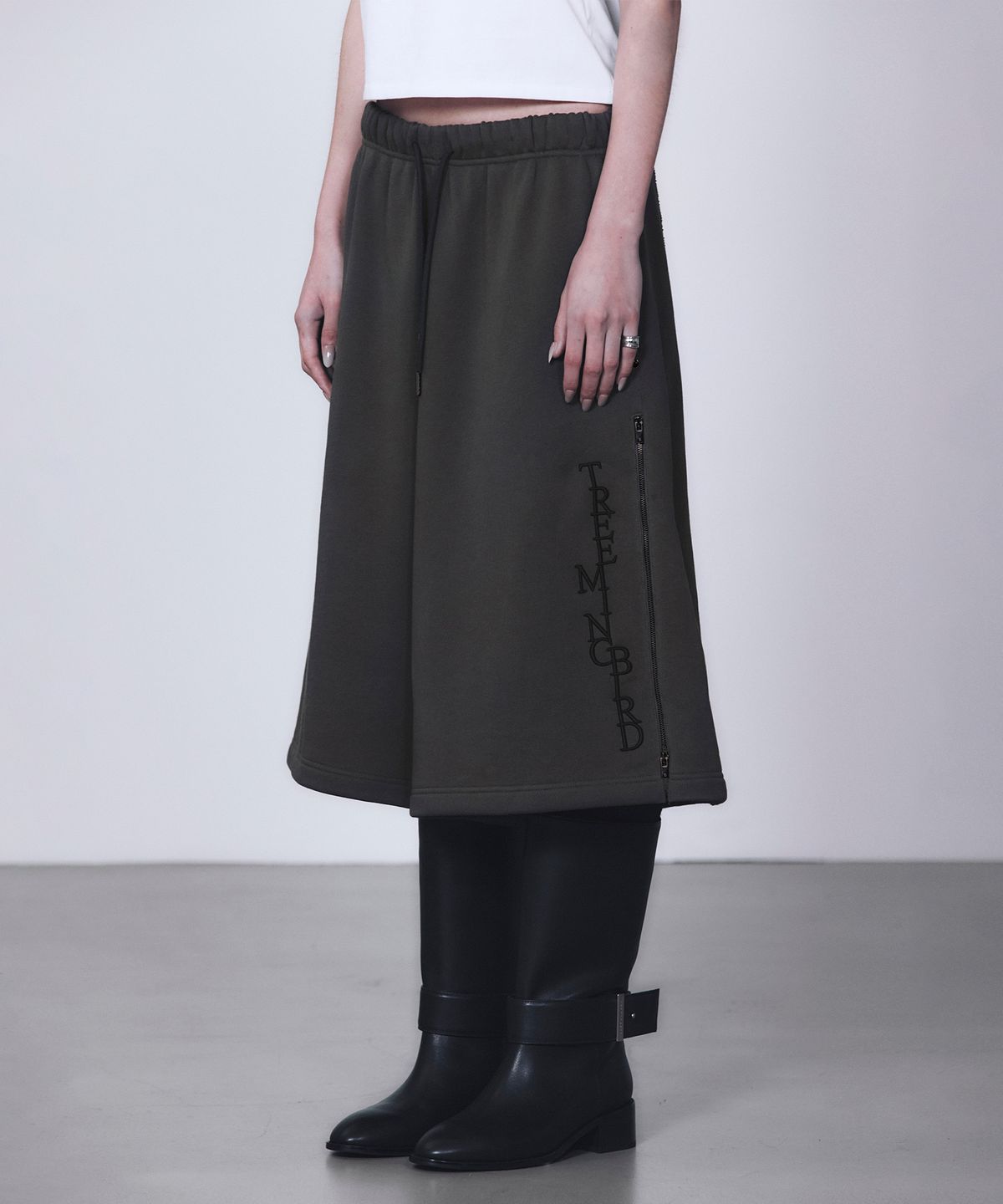 트리밍버드(TREEMINGBIRD) Zipper Finishing Sweat Bermuda Pants [ Charcoal ]