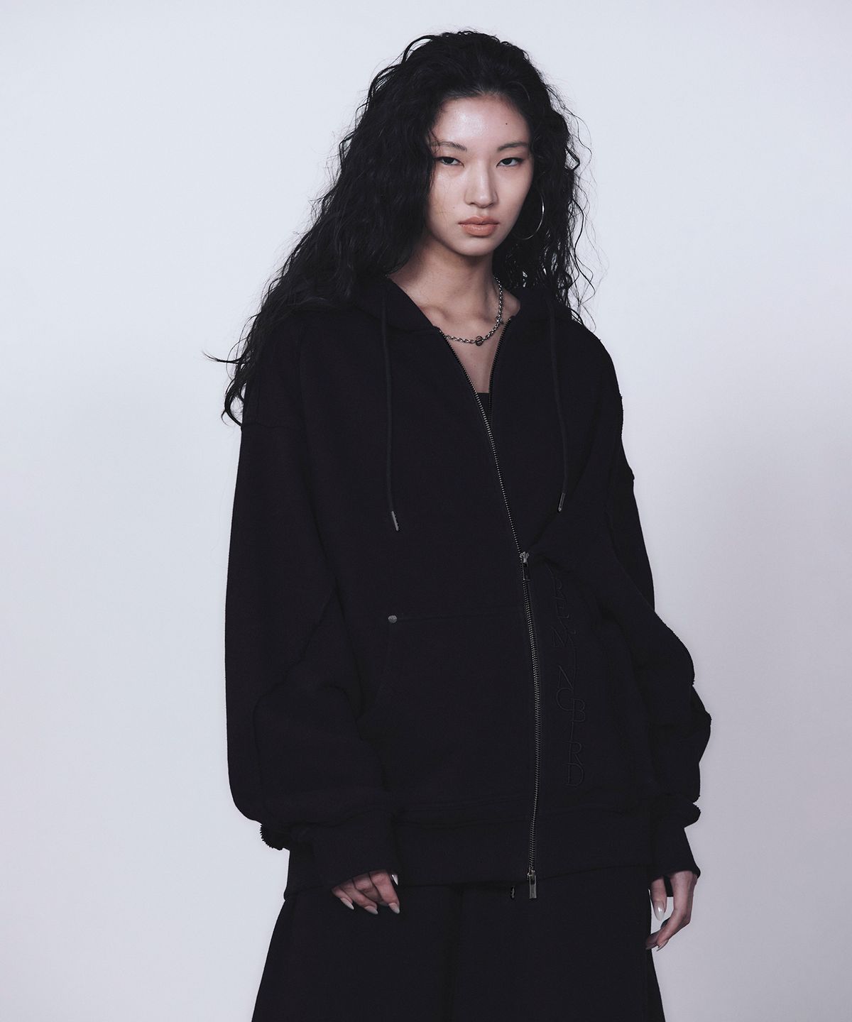 트리밍버드(TREEMINGBIRD) Zipper Finishing Sweat Hoodie Zip-up [ Black ]