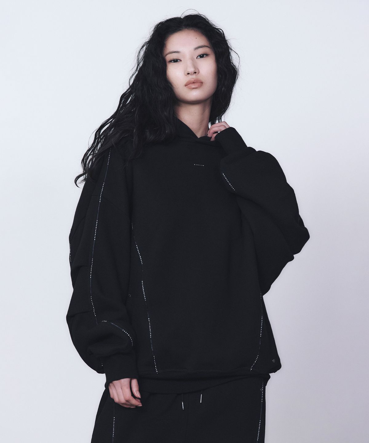 트리밍버드(TREEMINGBIRD) TMB Logo Piping Hoodie [ Black ]