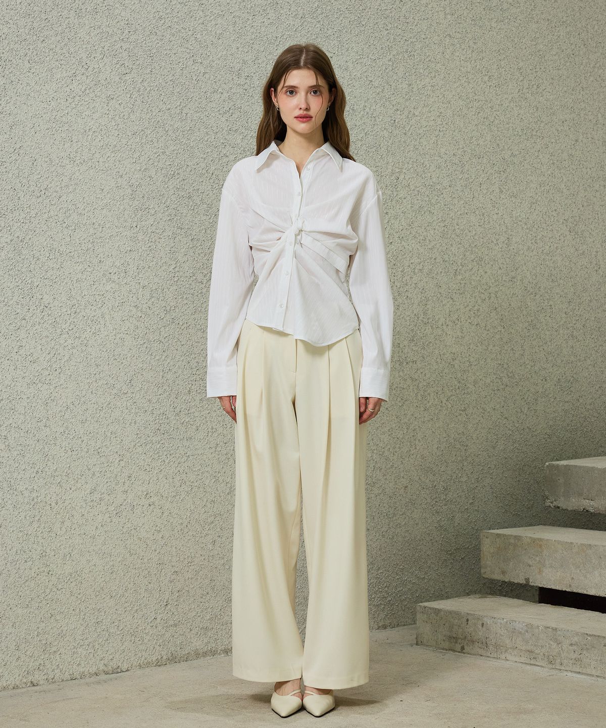 아리킴(ARIKIM) CELINA SLIM FIT STRIPE TWISTED SHIRT / IVORY