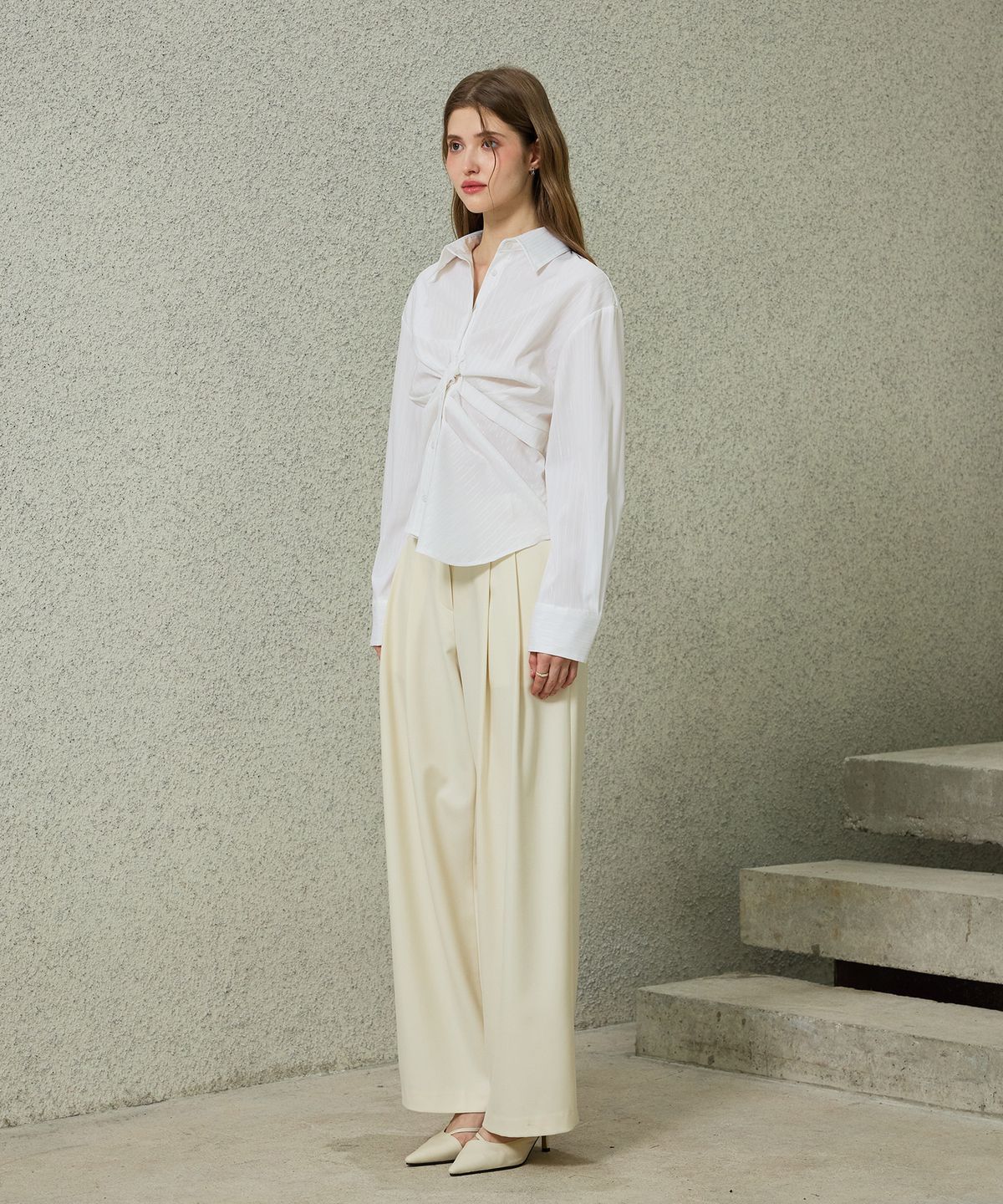 아리킴(ARIKIM) CELINA SLIM FIT STRIPE TWISTED SHIRT / IVORY