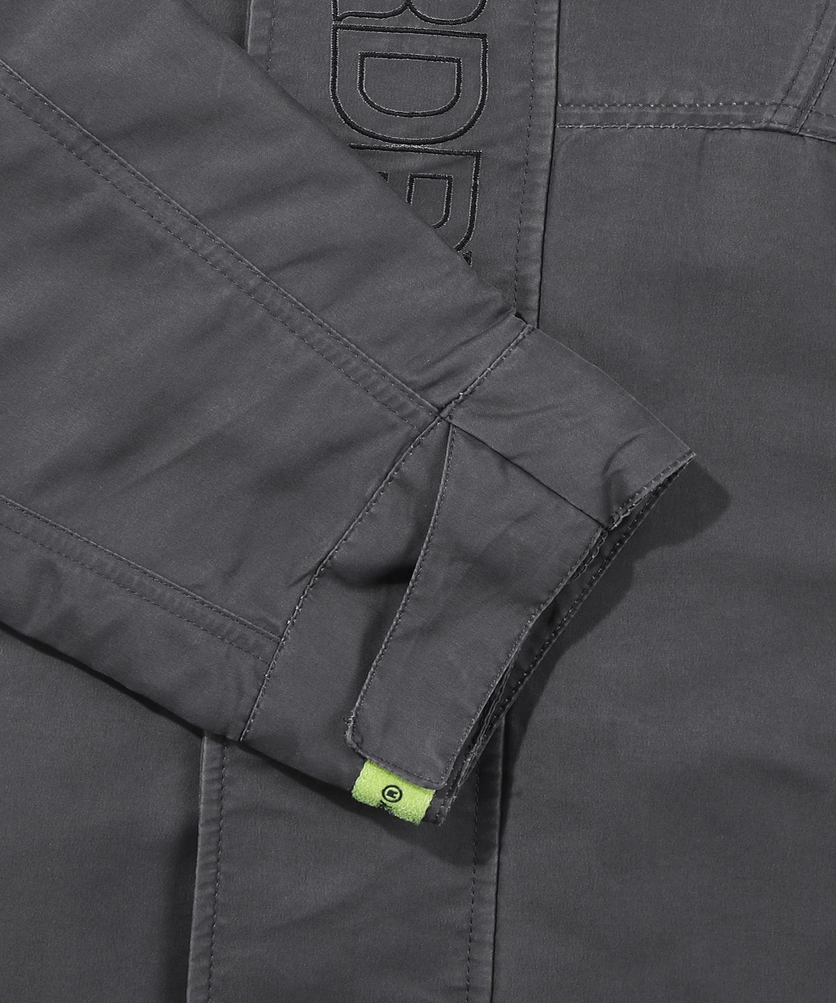 슈퍼드라이(SUPERDRY) 후드 시그니처 윈드브레이커 자켓 챠콜