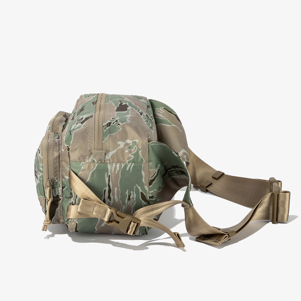 뉴에라(NEW ERA) 25SS 스퀘어 웨이스트백 타이거 카모 14667493