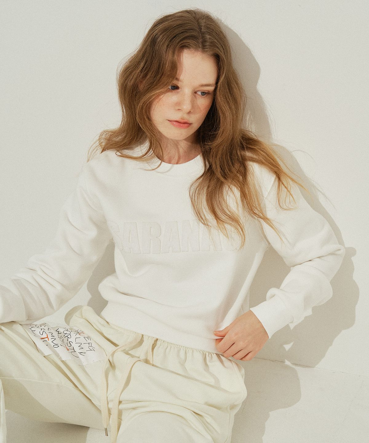 사라나기(SARANAGI) SE0583- crop sweatshirt (ivory)