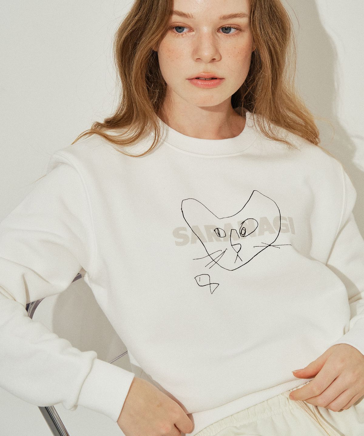사라나기(SARANAGI) SE05811- crop sweatshirt (ivory)