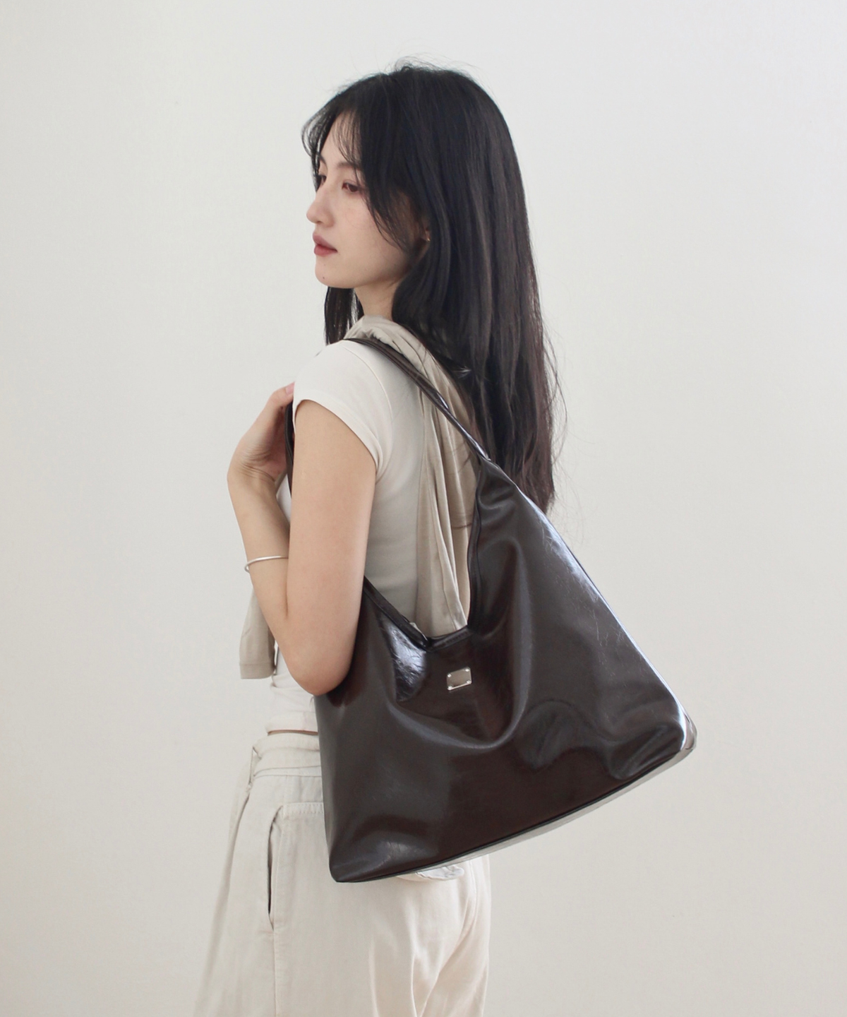 피닉스오리진(PHOENIX ORIGIN) Large Wax Leather Shoulder Bag - CHOCO
