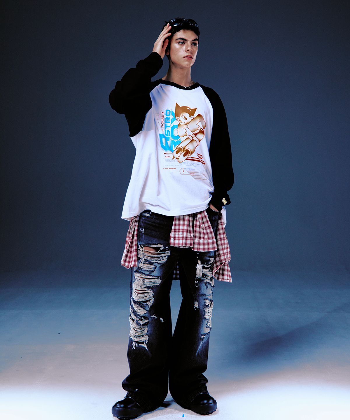 ★MAINBOOTH★Cyberpunk Raglan T-shirt(WHITE)★正規品/送料込 MUSINSA公式 | MAINBOOTH [Atom] Cyberpunk Raglan T-shirt (White)