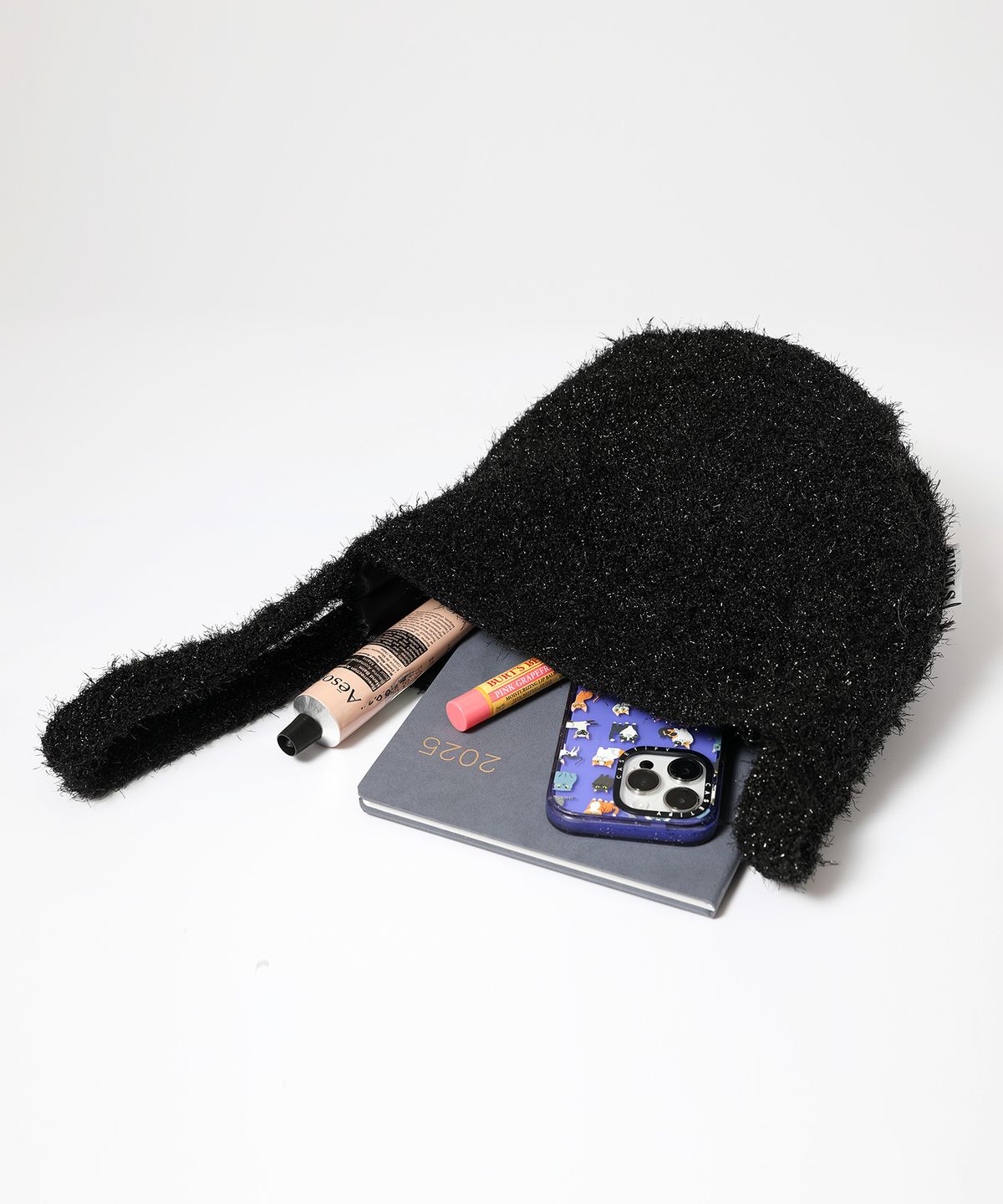 옐로우스톤(YELLOWSTONE) Acrylic Pearl Dumpling Wrist bag - Black