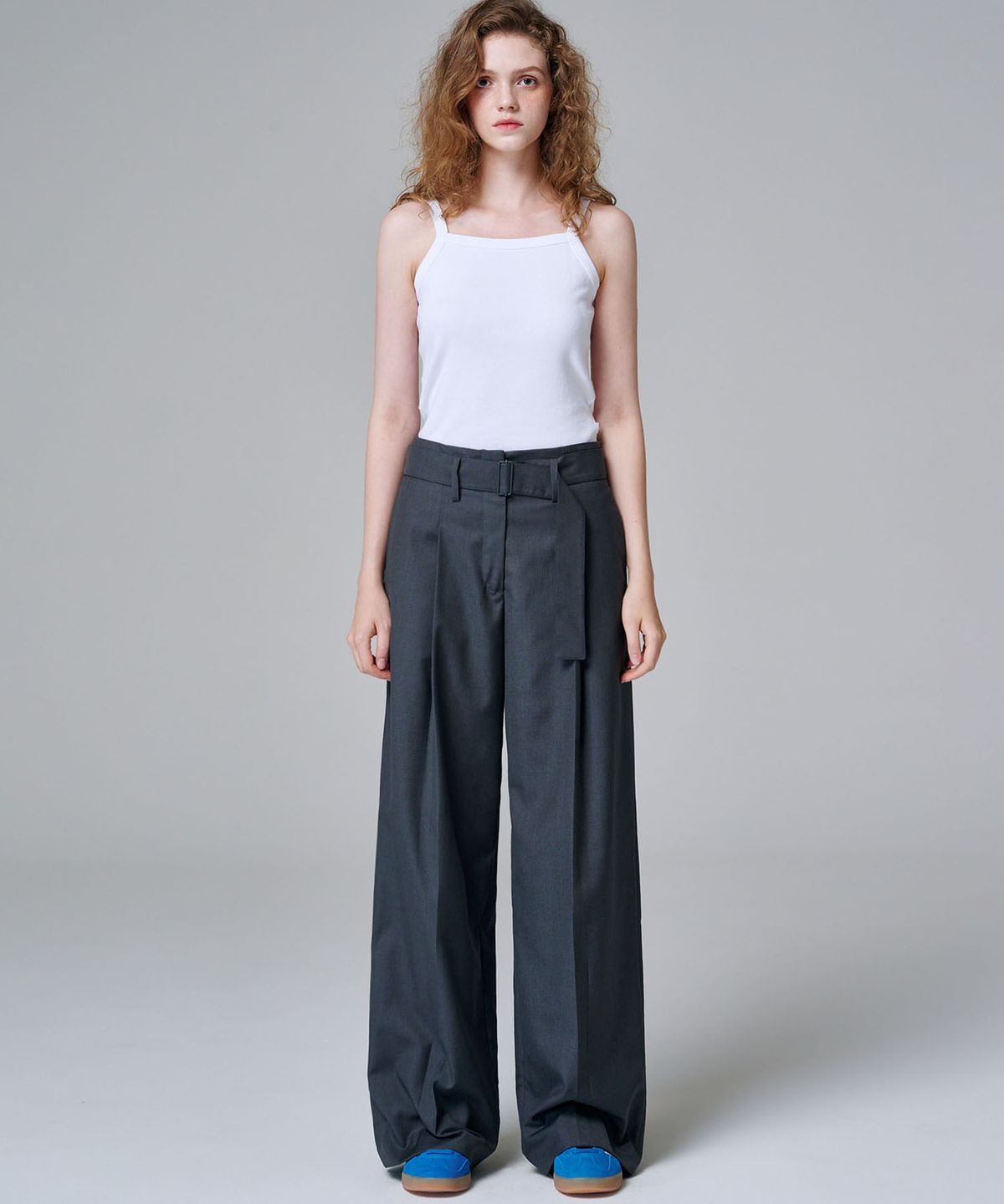 마롭(MALOUPE) 2155 원턱 벨트 와이드 팬츠 (다크그레이)