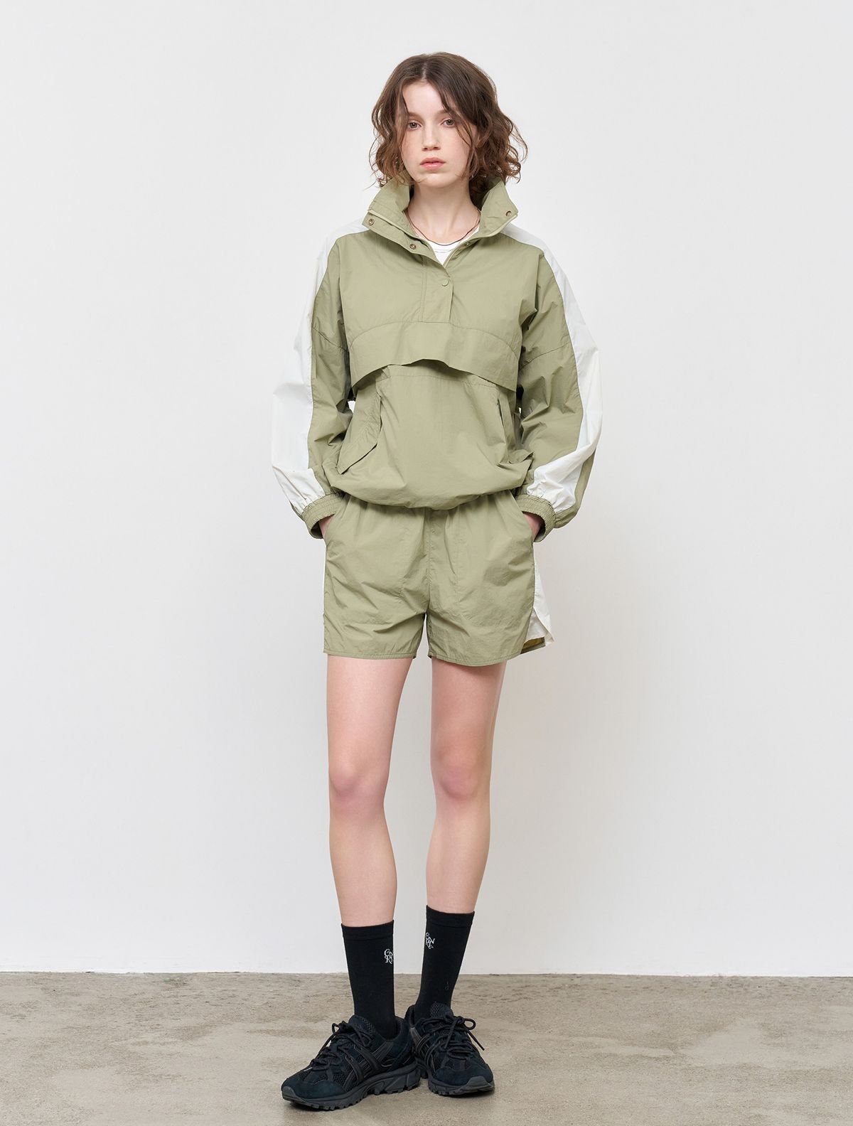 제너럴아이디어(GENERALIDEA) 컴포트핏 나일론 아노락 세트 [LIGHT KHAKI] / WBE1L55540SET