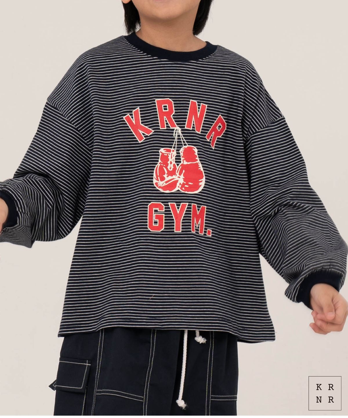 쿠르나르(KRNR) 엔비 박서 스트라이프 와이드핏 긴팔티 네이비