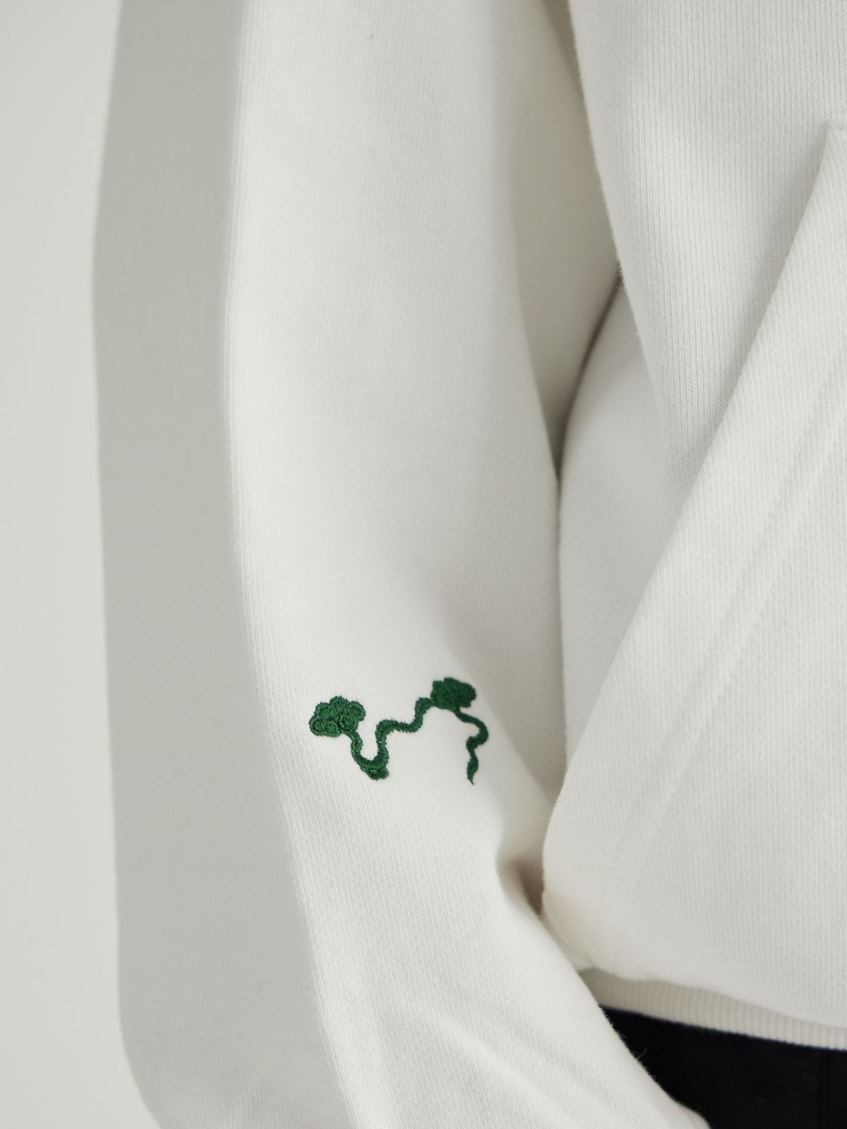 칠 하나 투 구육(71TO96) Traditional embroidery Hoodie (white)