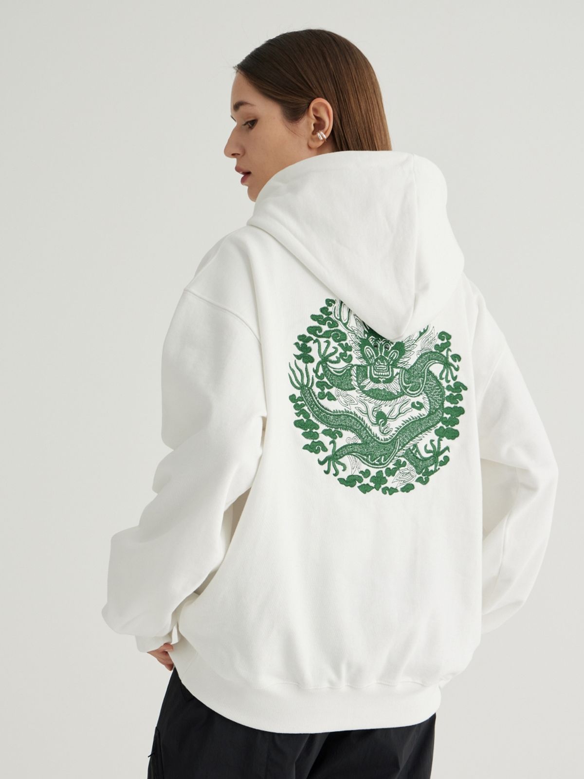 칠 하나 투 구육(71TO96) Traditional embroidery Hoodie (white)