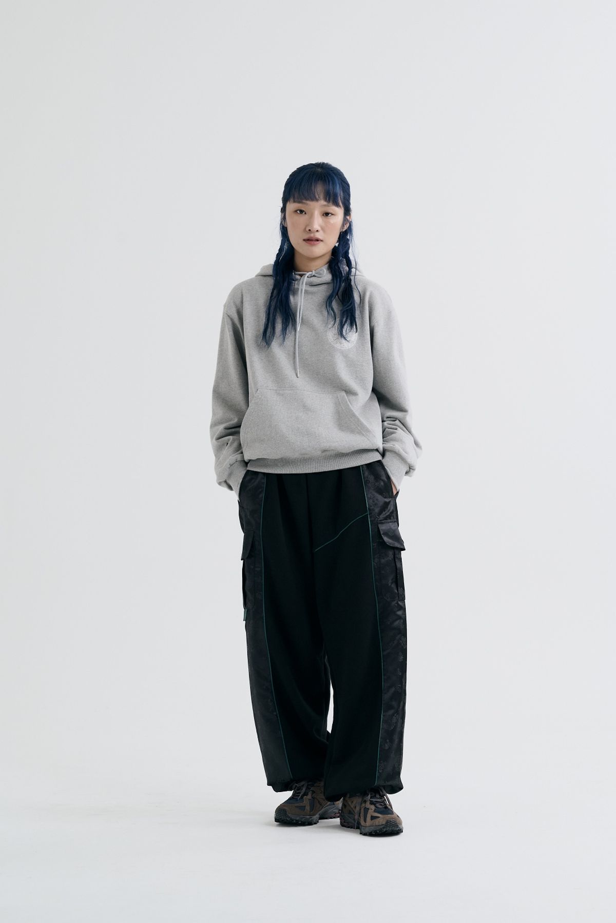 칠 하나 투 구육(71TO96) Traditional embroidery Hoodie (gray)