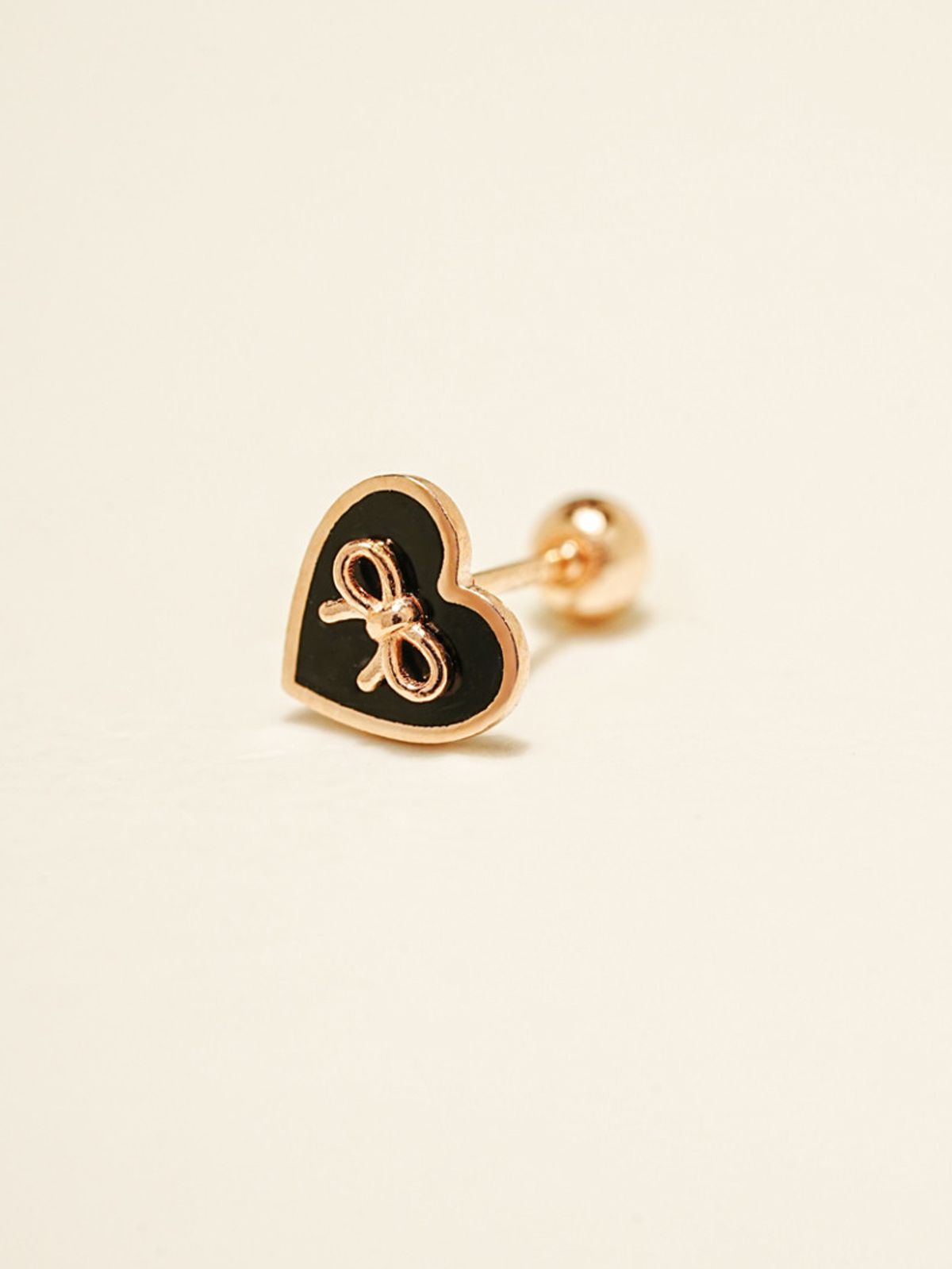 미니멀피어싱(MINIMALPIERCING) 14K 블랙 하트 리본 피어싱 귀걸이