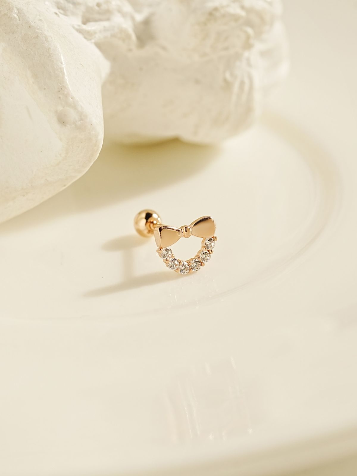미니멀피어싱(MINIMALPIERCING) 14K 리본 하프 스피어 피어싱 귀걸이