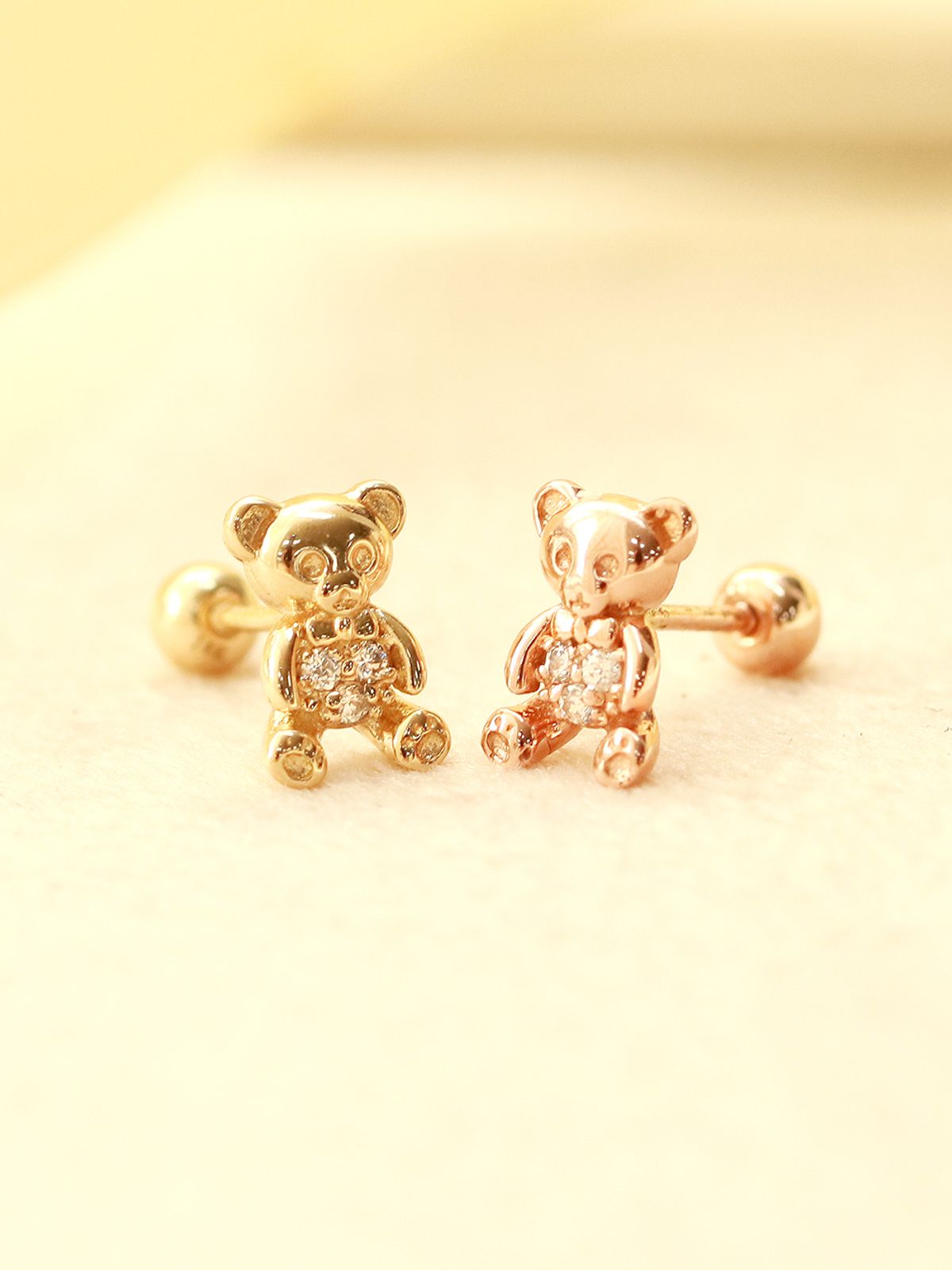 미니멀피어싱(MINIMALPIERCING) 14K 큐빅품은 리본 곰돌이 피어싱 귀걸이
