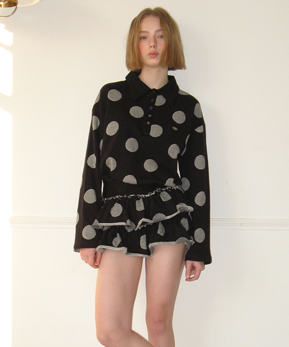 론론(RONRON) BIG DOT RUGBY HENRYNECK COLLAR T SHIRT BLACK