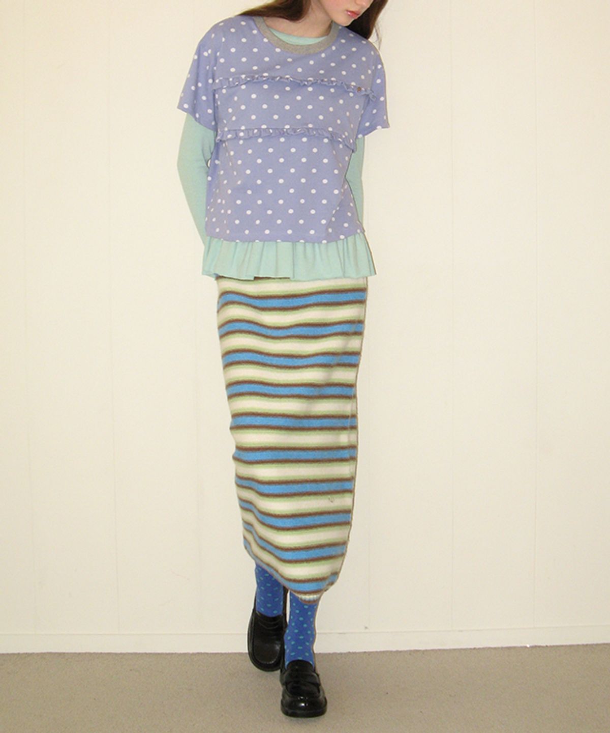 론론(RONRON) PENDANT LINE FRILL BASIC FIT T SHIRT SOFT BLUE DOT