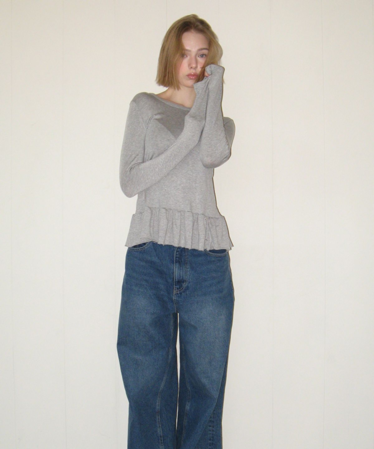 론론(RONRON) PENDANT RUFFLE LAYERED SLIM LONG SLEEVE GREY