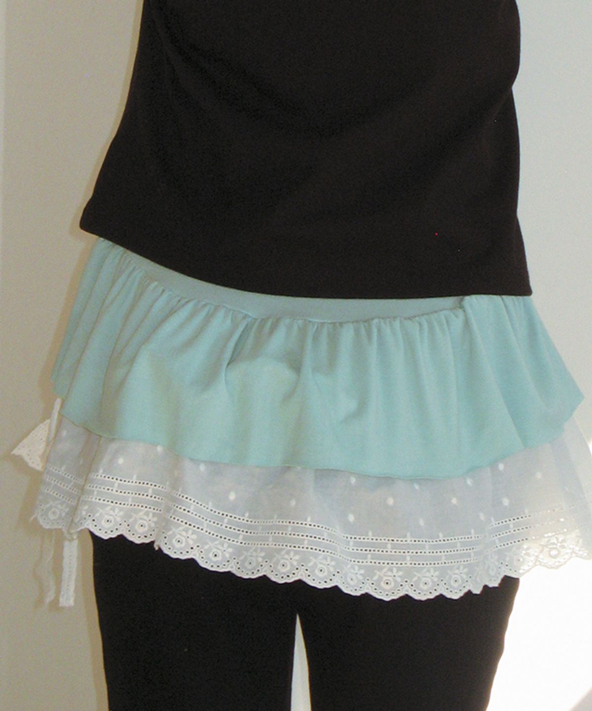 론론(RONRON) PENDANT RUFFLE LAYERED SLIM LONG SLEEVE MINT