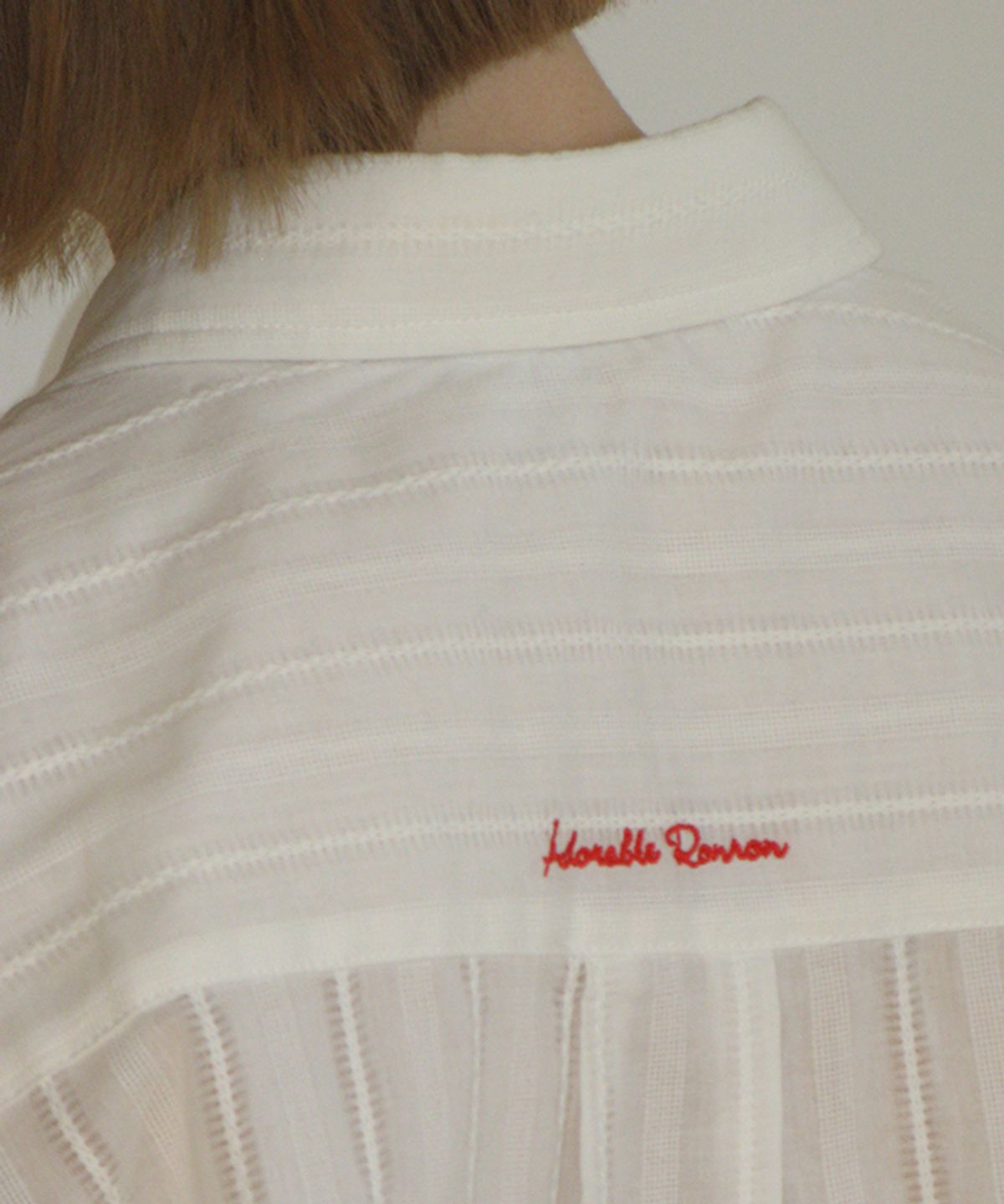 론론(RONRON) EYELET STITCH HEART POCKET OVER FIT SHIRT WHITE
