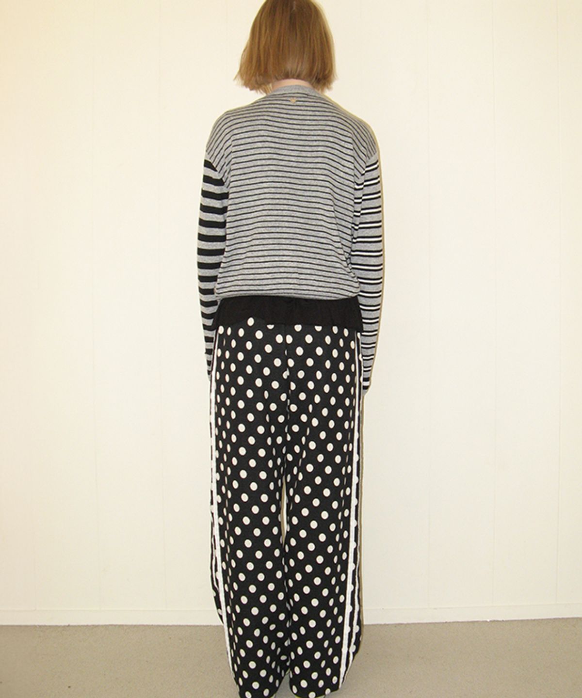 론론(RONRON) TRIPLE STRIPE HARMONY KNIT CARDIGAN BLACK GREY