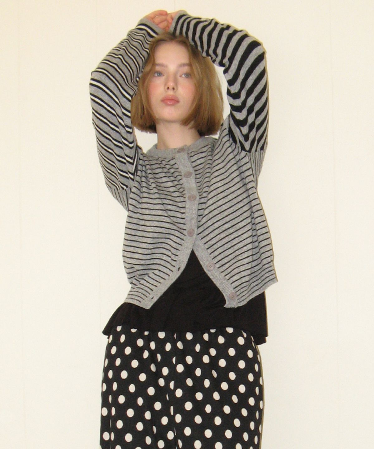 론론(RONRON) TRIPLE STRIPE HARMONY KNIT CARDIGAN BLACK GREY