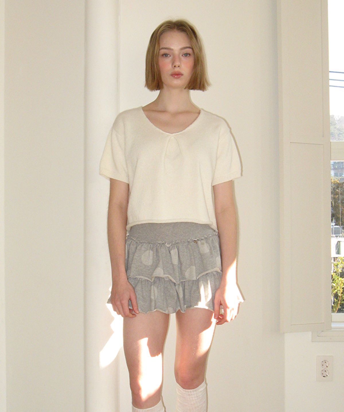 론론(RONRON) KNOT V NECK SHORT SLEEVE KNIT IVORY