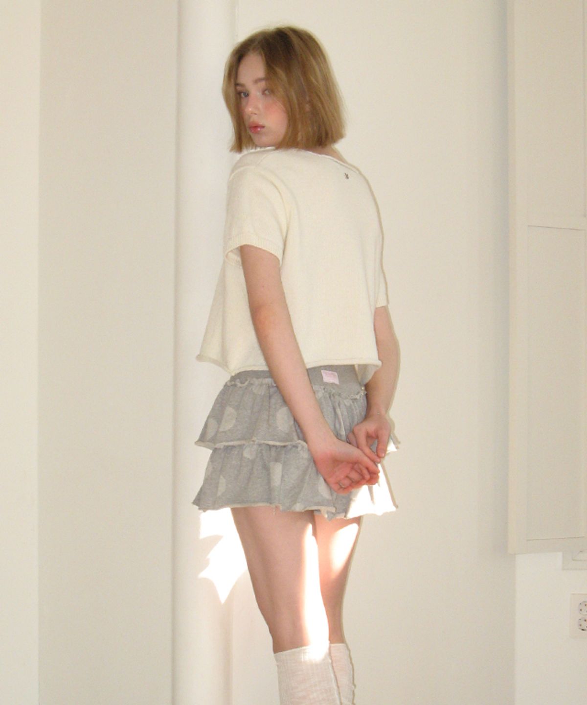 론론(RONRON) KNOT V NECK SHORT SLEEVE KNIT IVORY